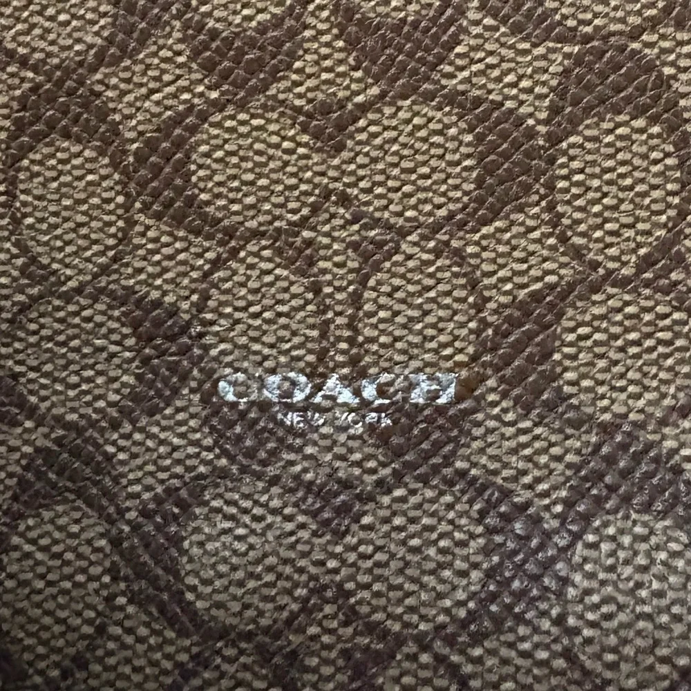COACH NY Metallic Blue Crossgrain Leather Slim Envelope Wallet Great Condition - Picture 6 of 9